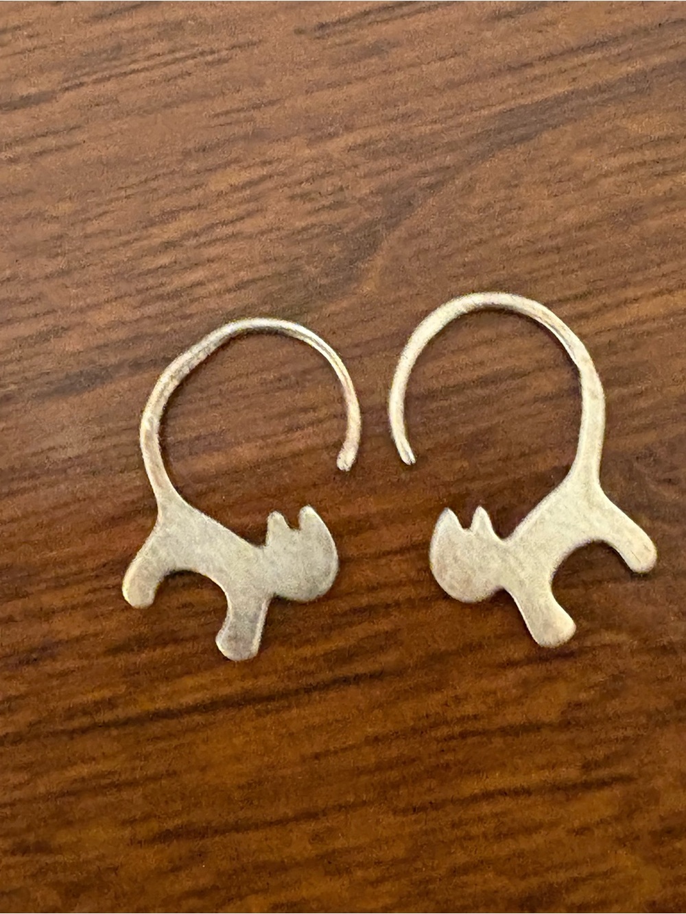 Cat Hoop Earrings in Silver - Unbranded